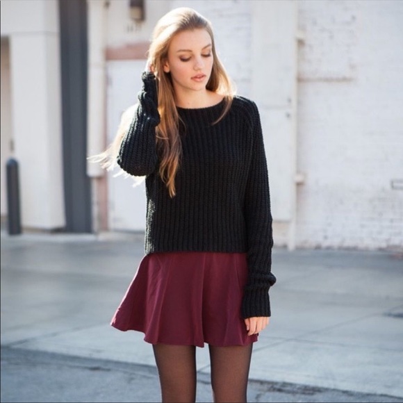 Brandy Melville pleated pull on skirt size small - Picture 2 of 4
